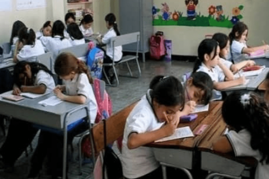 Docentes aseguran no volverán a aulas en septiembre sin aumento salarial ⁣