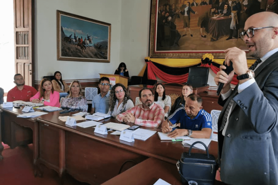 Desde el Salón Ligia Montoya del Palacio de los Leones se ejecuta Taller sobre la Ley de Armonización tributaria