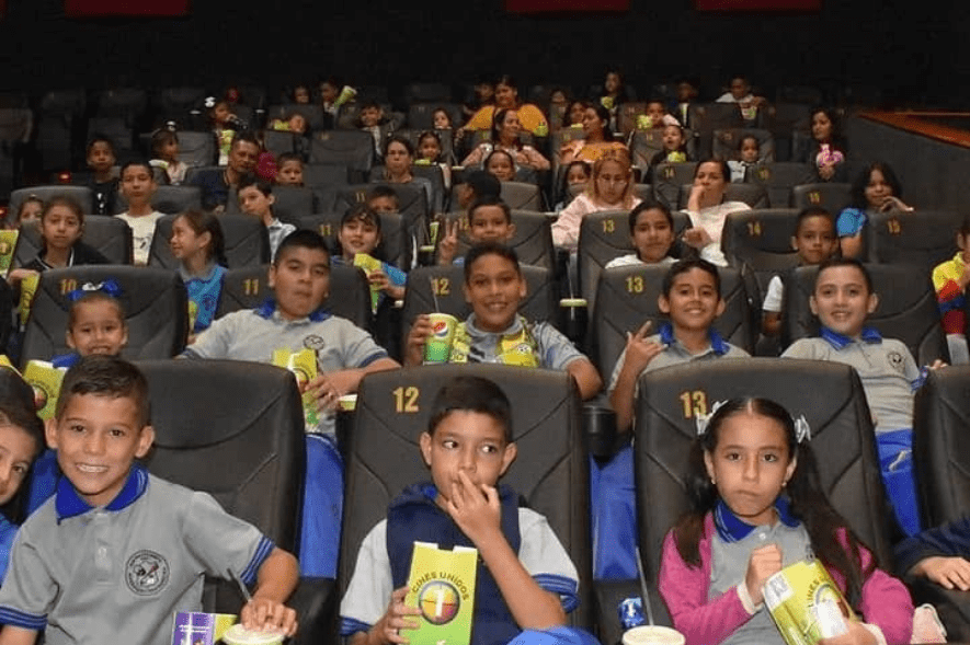 Sambil SC Premio el esfuerzo de los niños estudiantes