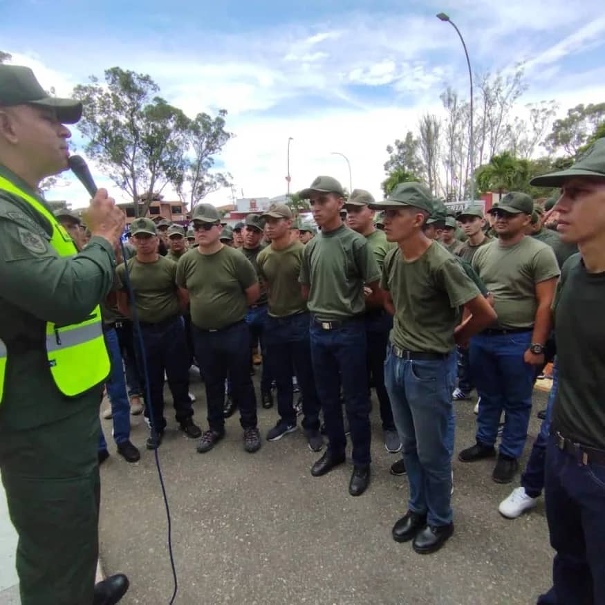 Jóvenes aspirantes GNB