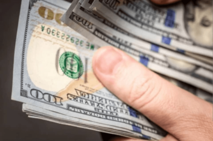 La Devaluación del Bolívar frente al Dólar fue del 50% en 2023.