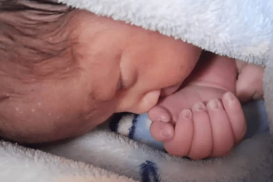 Nació niño en su casa en San Rafael