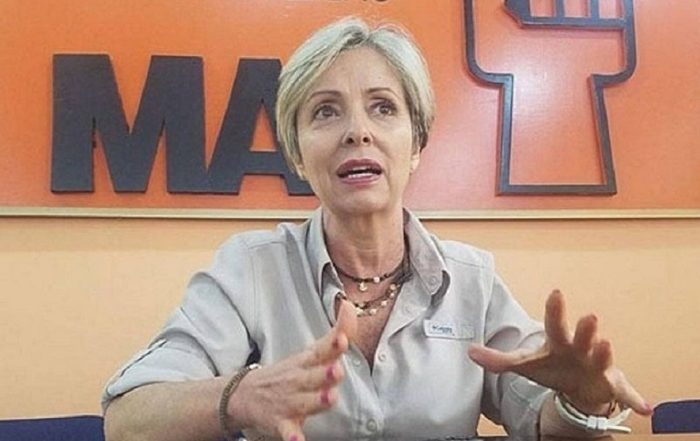 María Verdeal: Con garrotes y decretos se pretende controlar la economía nacional