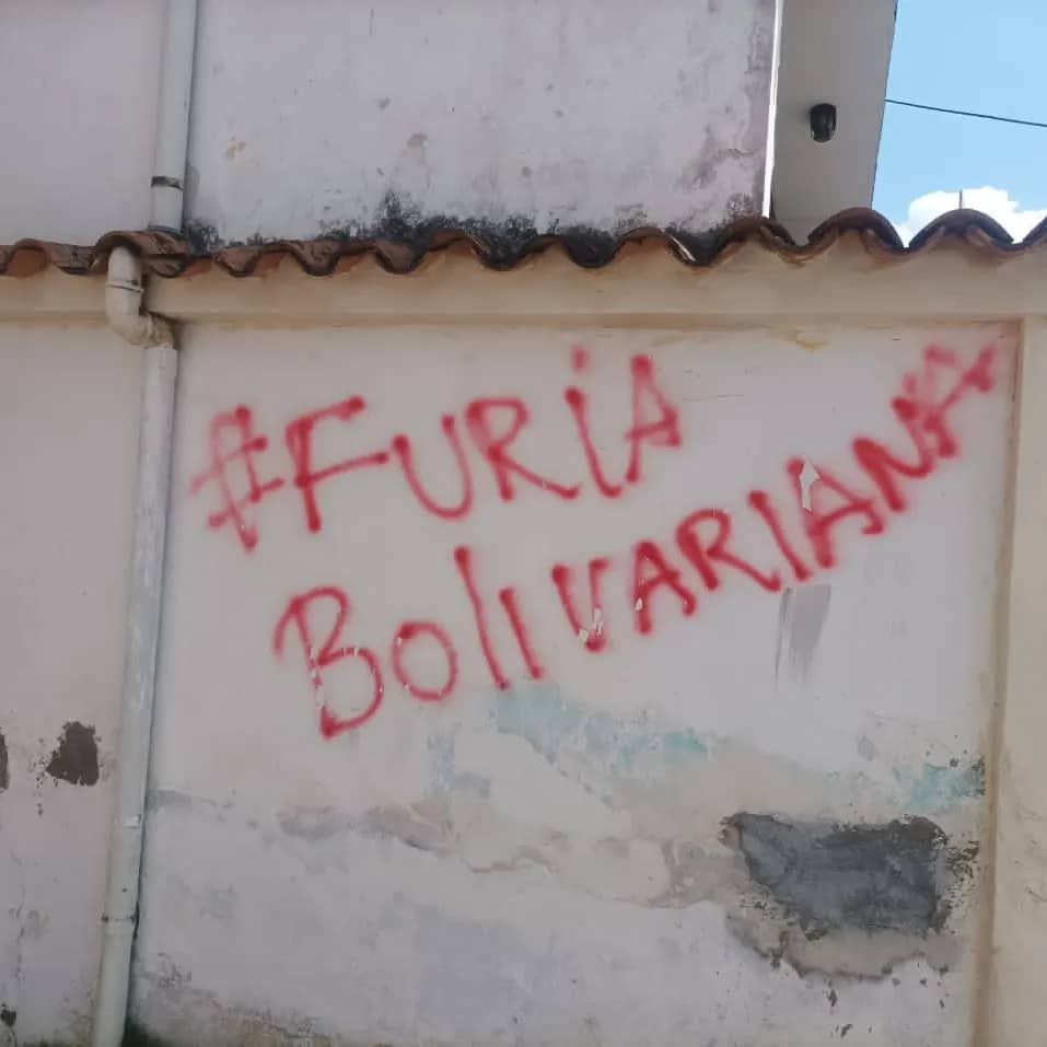 Sede de gremios de educación también sufrieron actos vandálicos de la "Furia Bolivariana"