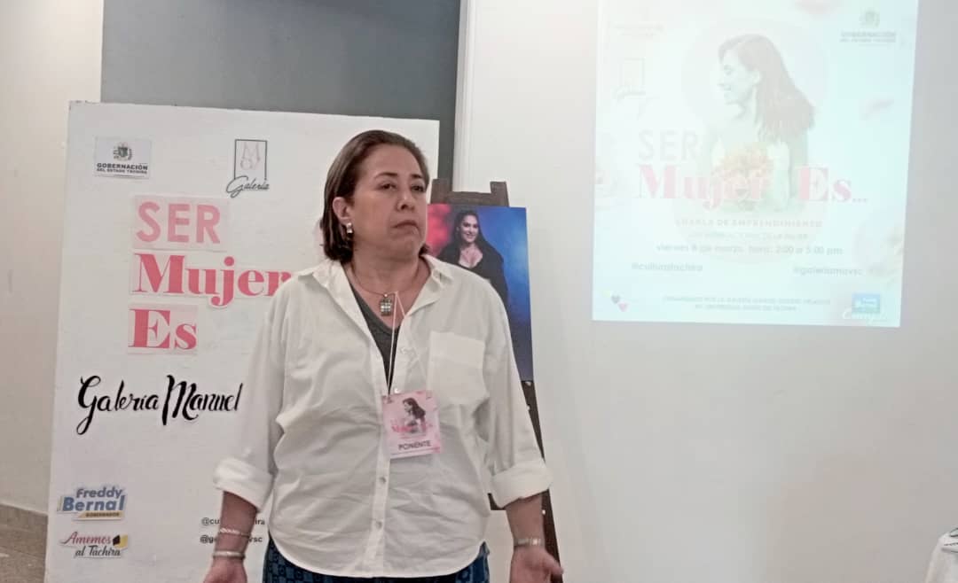 Ponencias importantes del ser mujer desafían paradigmas en la Galería Manuel Osorio Velasco