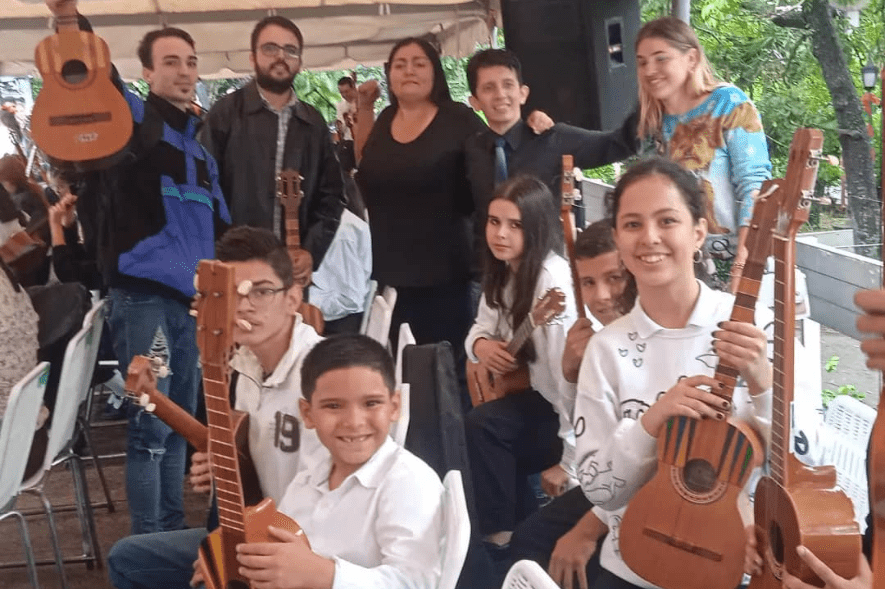 Escuela de Música Miguel Ángel Espinel unida a celebración del Día Nacional del Cuatro