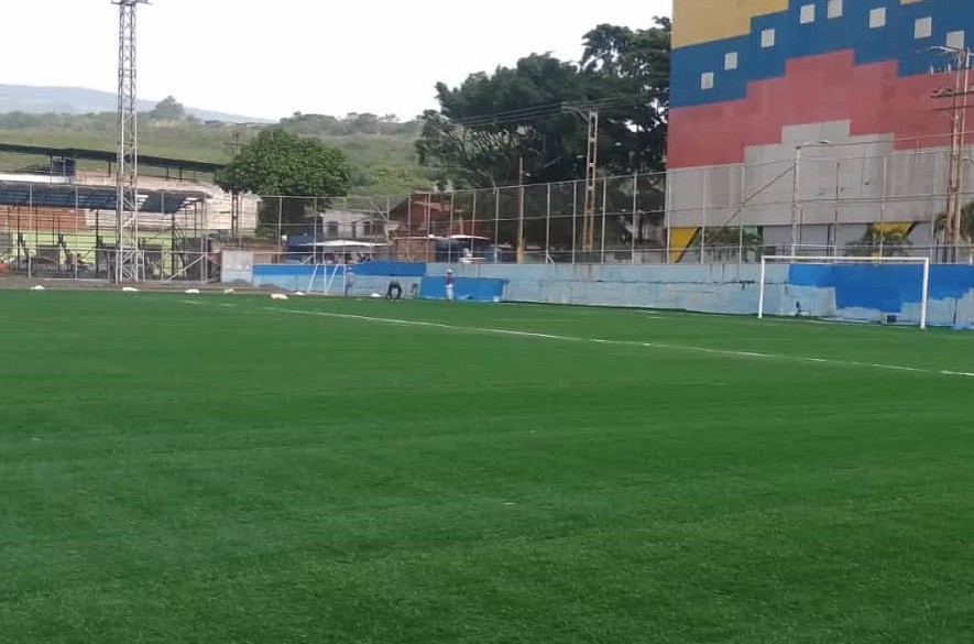 Cancha de futbol de puente real
