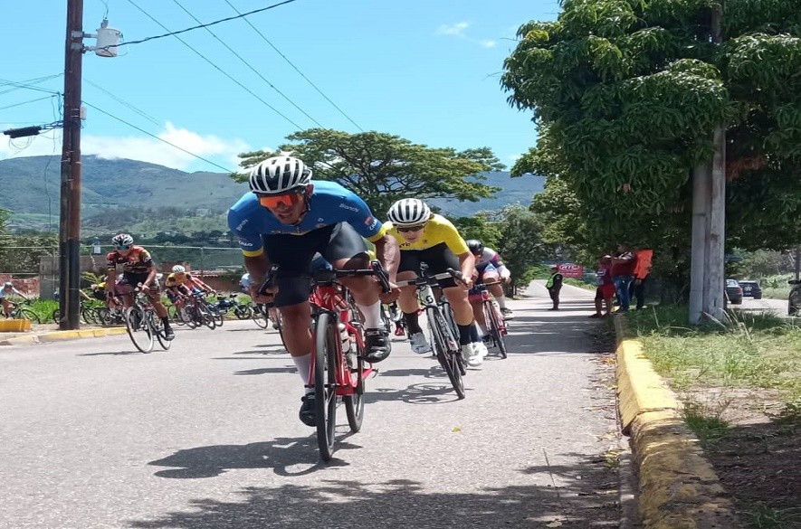 Tour Adina estereo Táchira