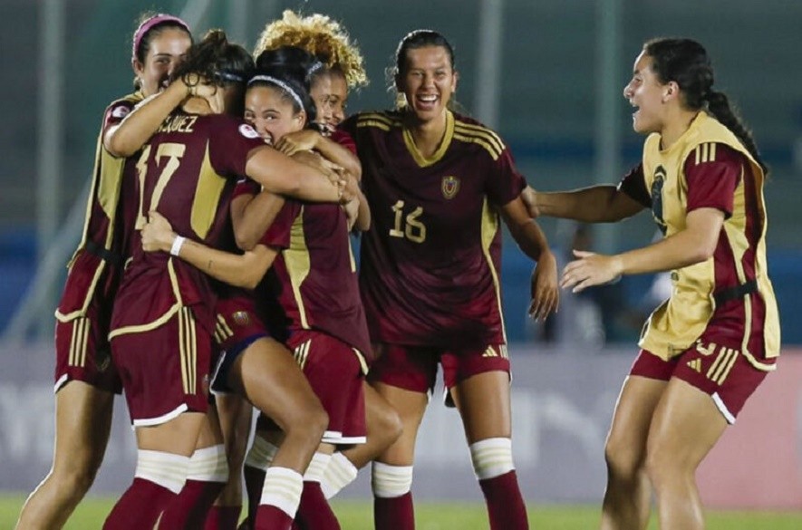 Vinotinto femenina