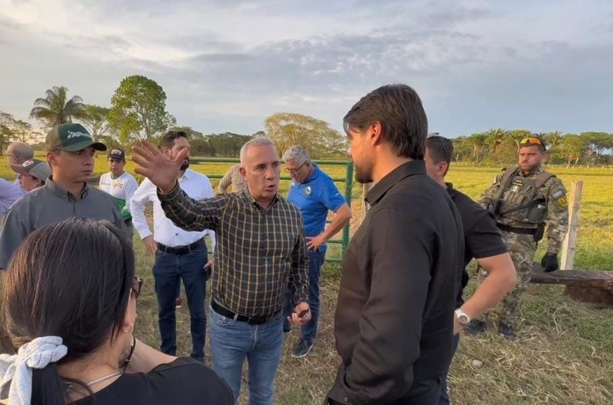 Freddy Benrnal con vice ministro de Iran