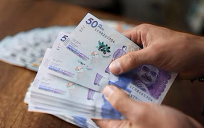 Peso Colombiano cae a 3.300$