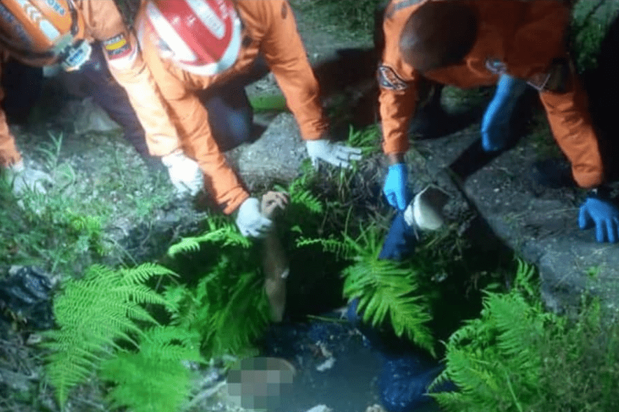 Un motorizado falleció al chocar con un brocal en El Valle