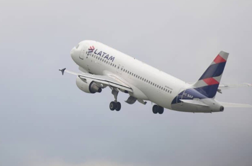 Colombia aclara que suspensión de vuelos a Venezuela será solo por una semana
