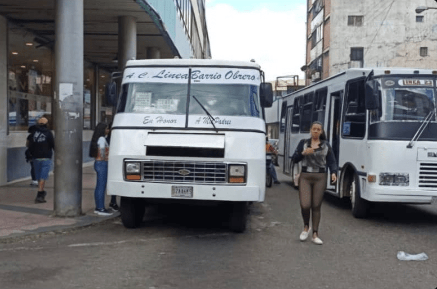 Denuncian cobros excesivos en transporte público