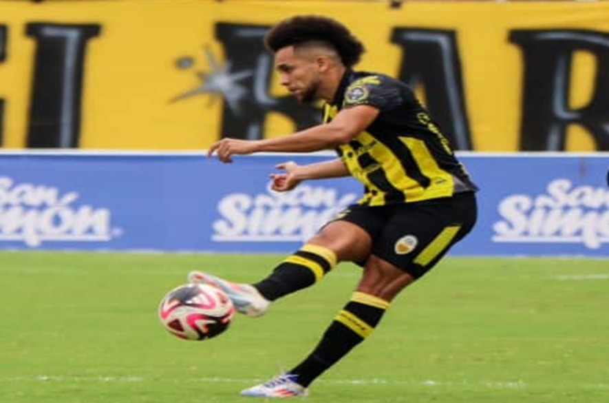 Deportivo Táchira golpea primero Victoria clave ante Carabobo