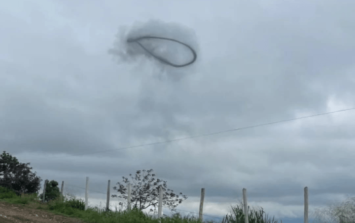 Un misterioso anillo de humo sorprende a los habitantes de la ciudad Capital