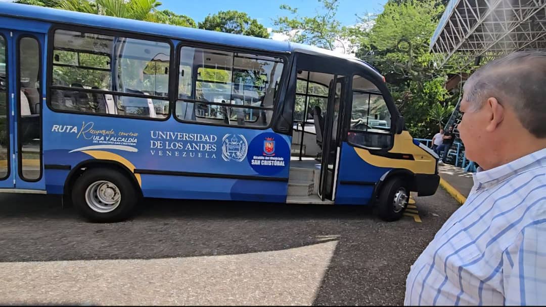 ULA Táchira recibe unidad de transporte de parte de la Alcaldía de San Cristóbal