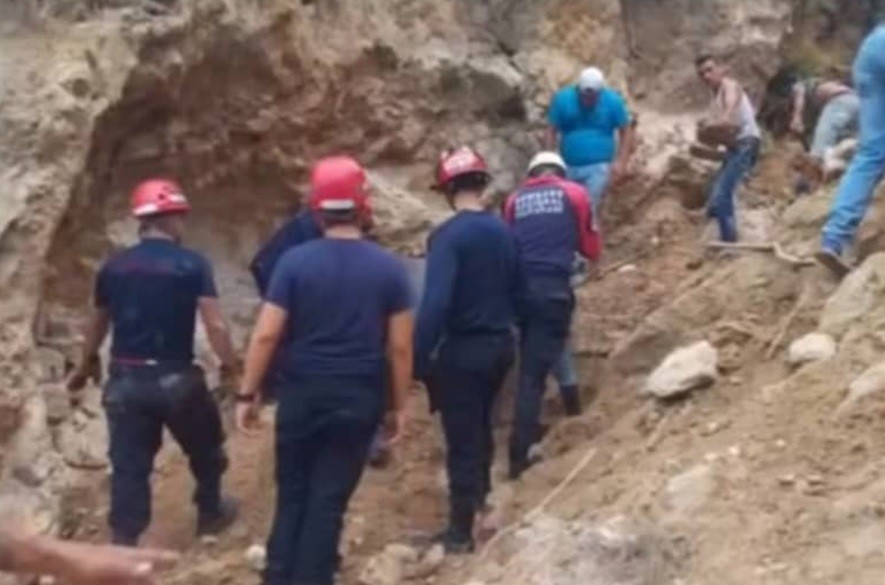 Joven muere tapiado en mina ilegal