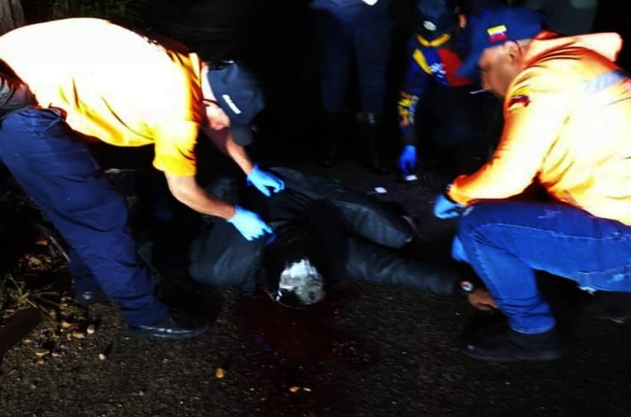 Motorizado muere al estrellarse contra un muro en Capacho