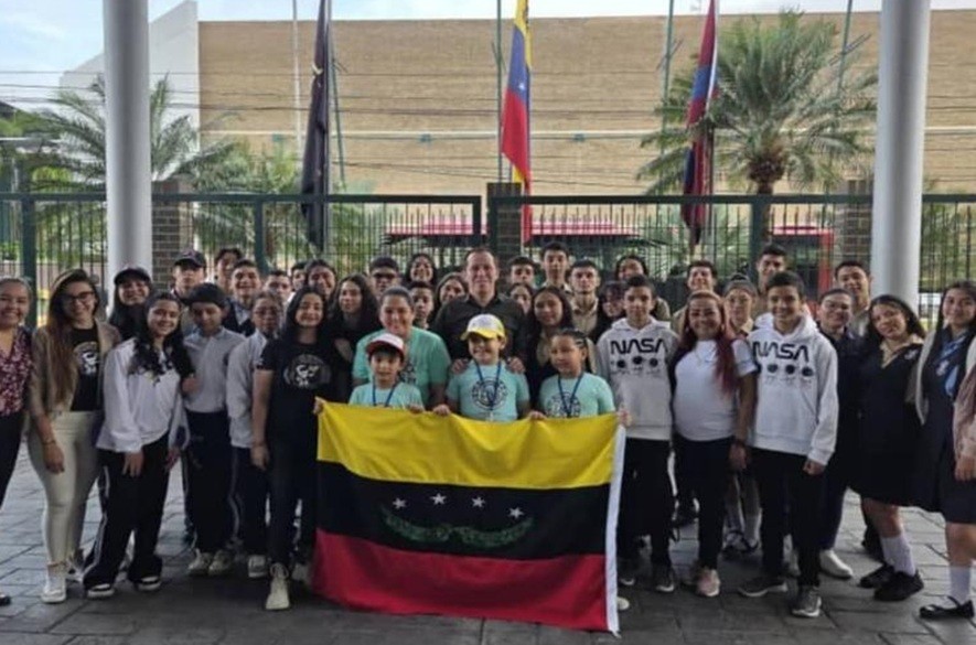 Táchira gana tres podios en Olimpiadas de Robótica Creativa 2025