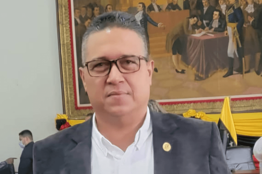 Para el ex diputado Freddy Kelly, la instalación anticipada del nuevo CLET es una flagrante violación a la Ley Orgánica de los Consejos Legislativos