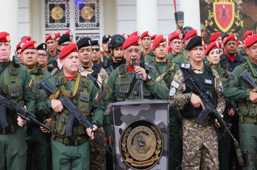 Guardia de Honor y DGCIM ratifican lealtad a Maduro