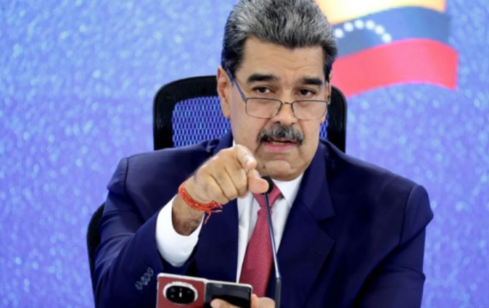 Maduro pide al TSJ retirar la nacionalidad a quienes apoyen una invasión del país