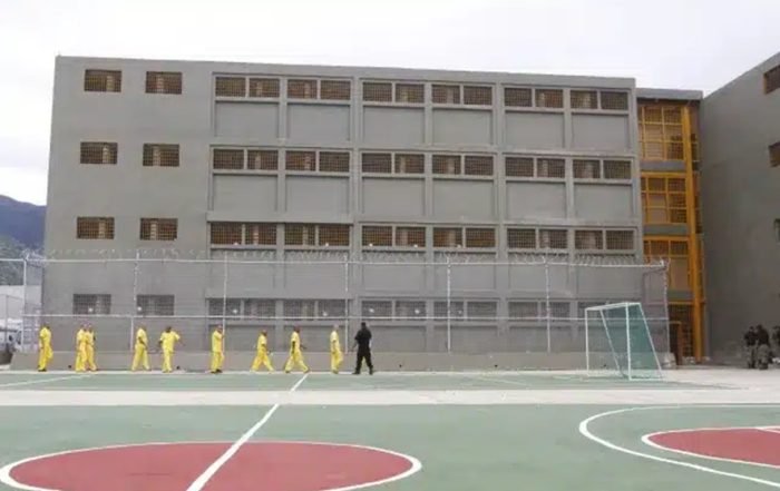 Denuncian tortura contra presos políticos en El Rodeo I