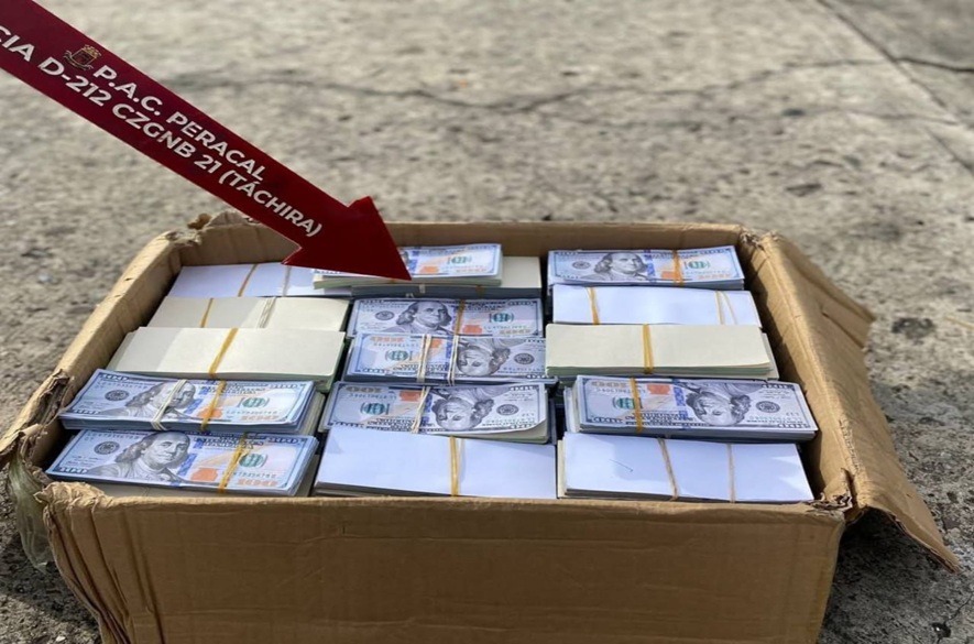 Detenido colombiano con más de 10 mil dólares falsos en Peracal