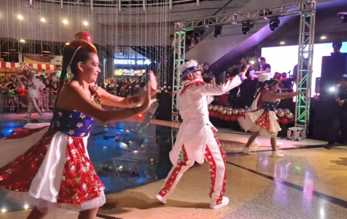 Sambil le dio la bienvenida a la #Navidad en #SanCristóbal