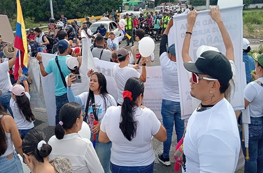 Familiares de colombianos detenidos en Venezuela cierran paso por el puente Simón Bolívar