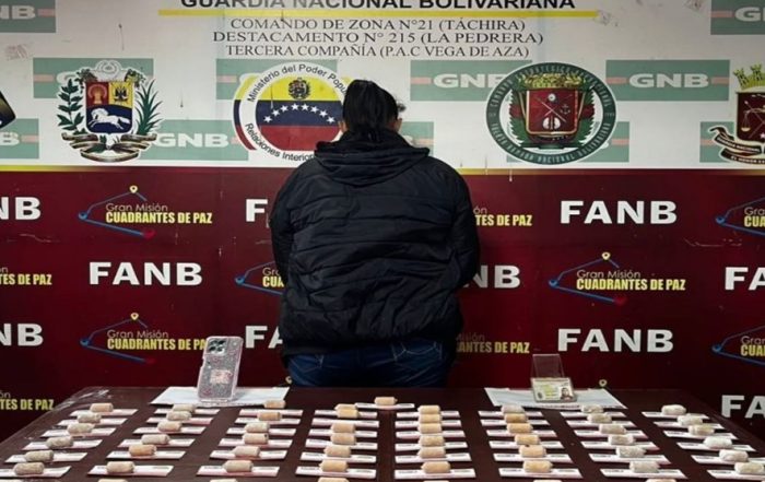Táchira: llevaba 65 dediles de cocaina en el estomago