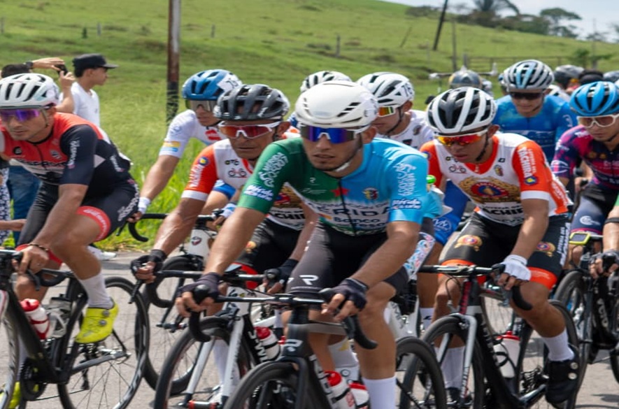 Arlex Méndez triunfa en la primera etapa de la vuelta al Táchira