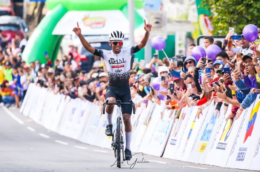 Enmanuel Viloria gana la etapa más larga de la Vuelta al Táchira