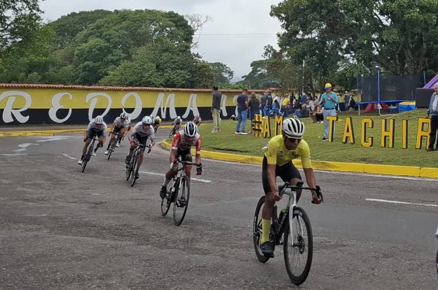 Sair Colmenares gana por fotofinish el circuito de la Vuelta al Táchira