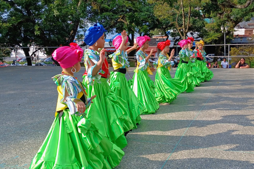 Festival Hispanoamericano de la Danza 2026 vibró en la icónica Plaza Los Mangos