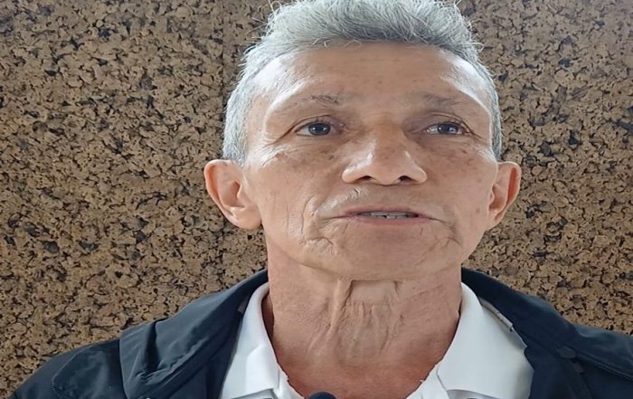 Bedeles con más años en Gobernación ganan 52 Bolívares