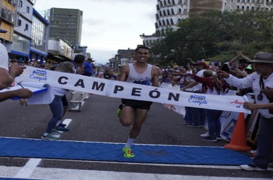 Enmanuel Hernández Tricampeón de la Media Maratón de San Sebastián