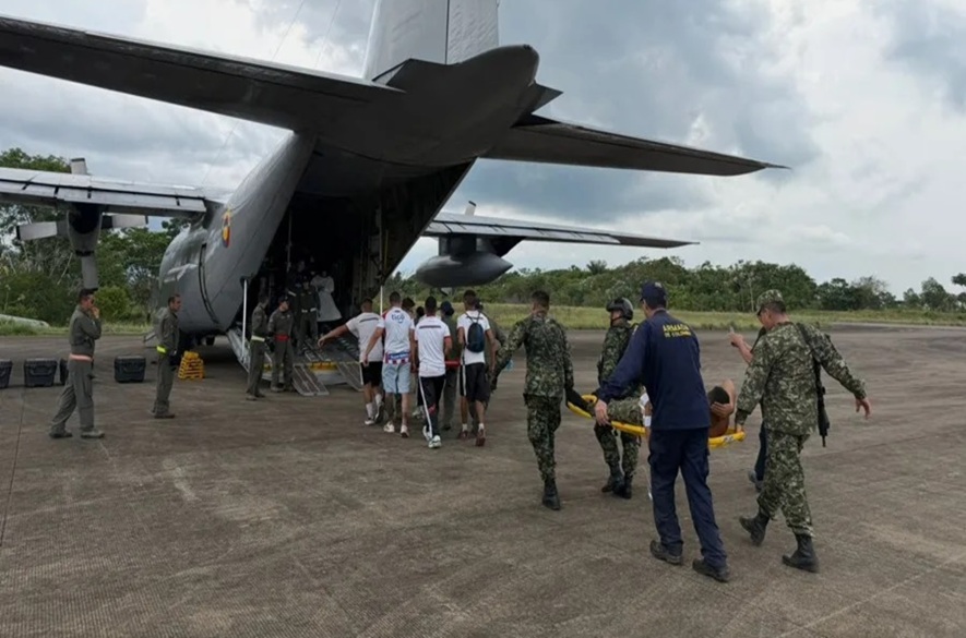 8 muertos y más de 70 heridos al estrellarse un avión militar en Colombia