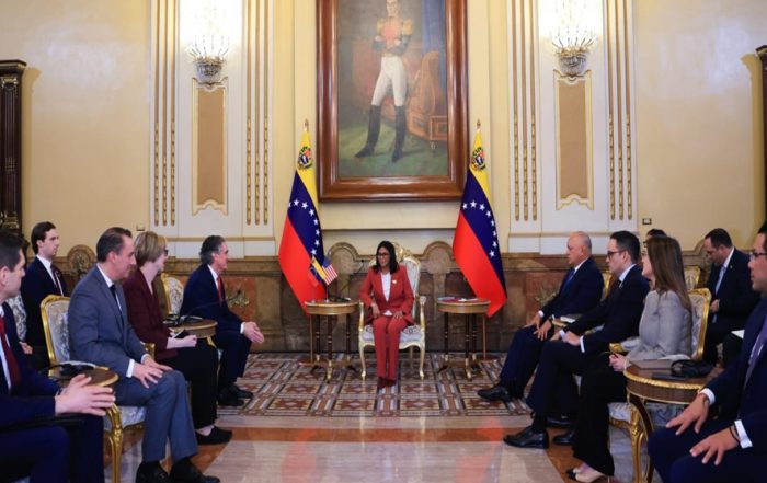 Delcy Rodriguez presentará nueva ley de minas