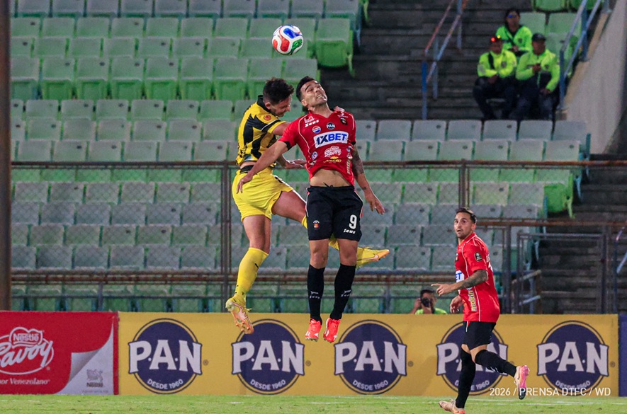 Deportivo Táchira vence al Caracas futbol club 