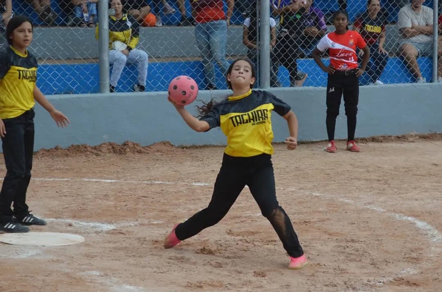 Kickinbol del Táchira en preparación para nacionales
