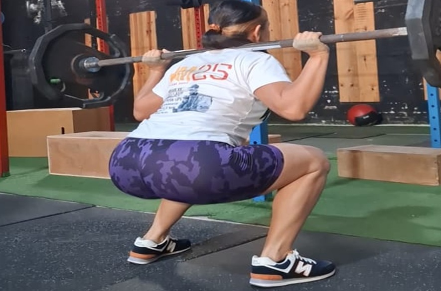 ¡Potencia tu Vida!: El Poder de la Sentadilla con Peso