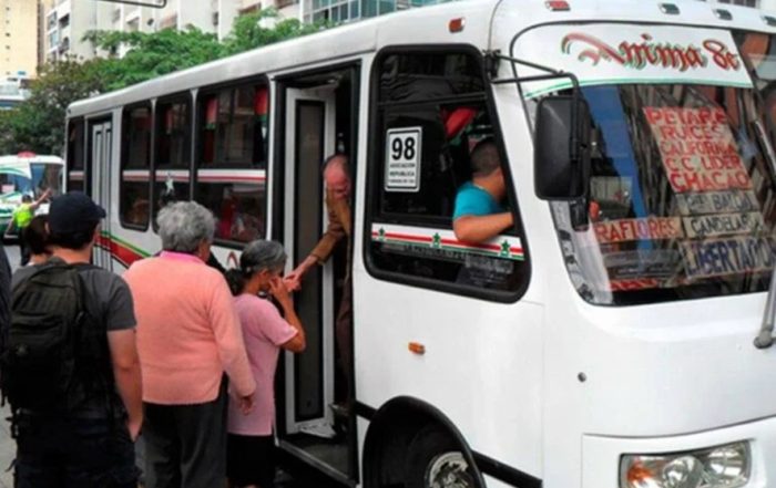 Transportistas convocan a paro