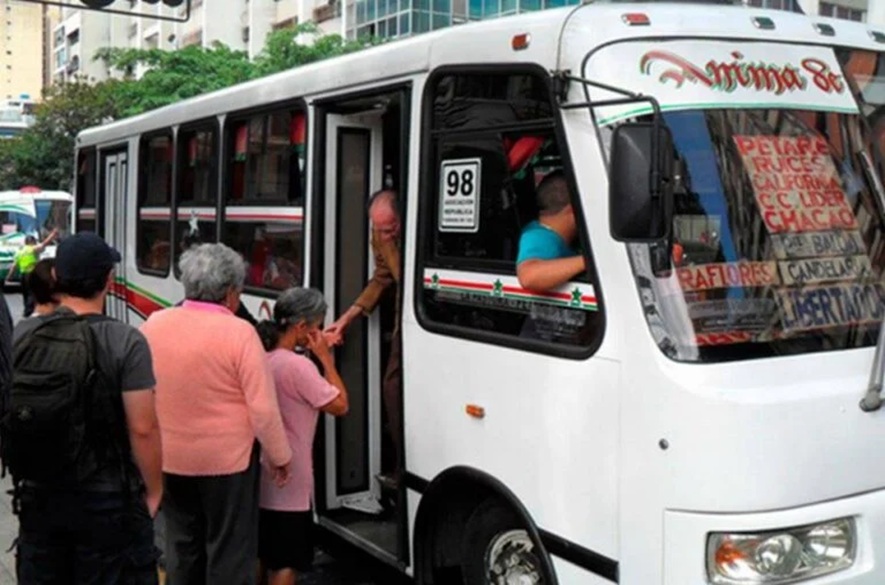 Transportistas convocan a paro