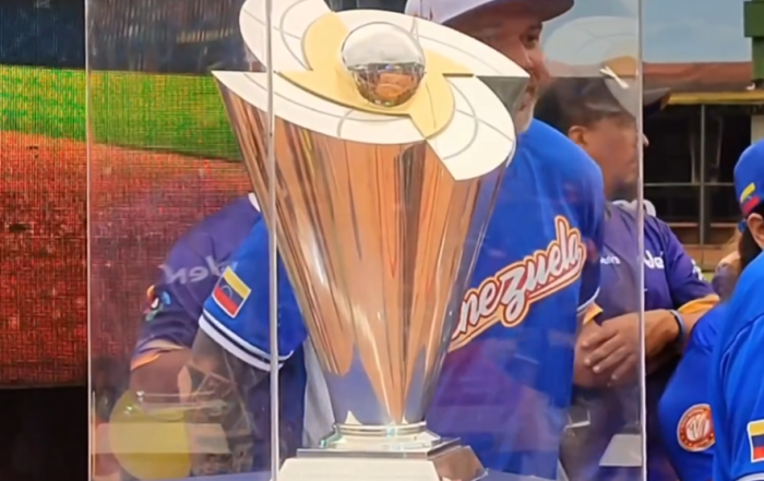 Táchira recibió la Copa Mundial de Béisbol