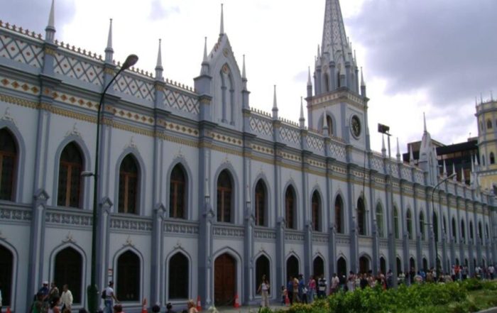 Exigen elecciones presidenciales en 30 días