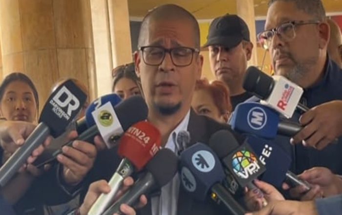 Exigen renuncia de rectores del CNE