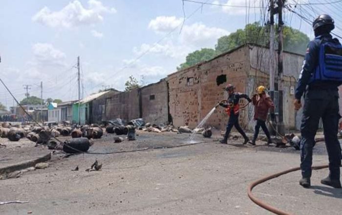 Explotan 158 cilindros de gas