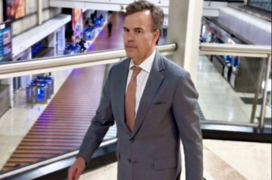 Llega a Venezuela John Barret encargado de continuar el plan de 3 fases de Trump